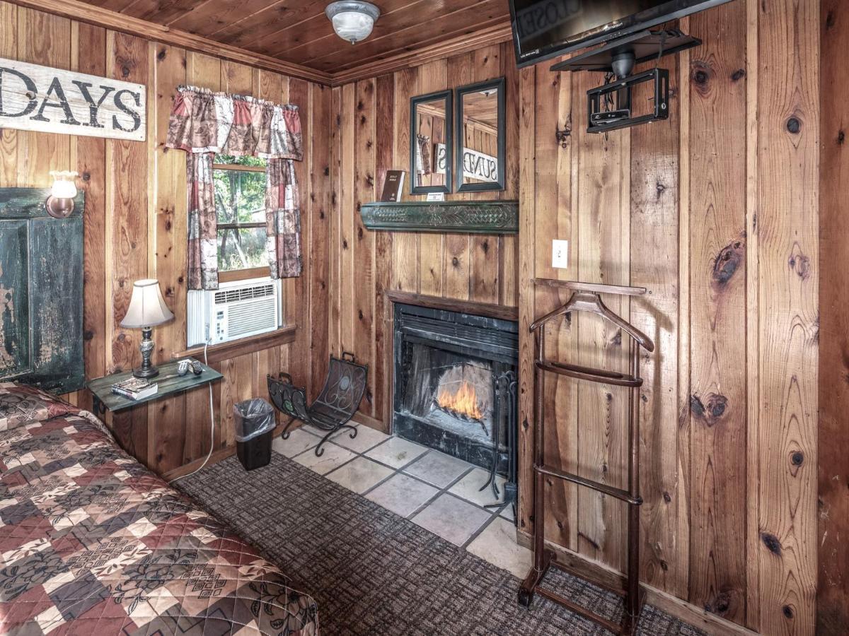 Apache Village 10, King Studio, Midtown, Sleeps 2 Ruidoso Bagian luar foto