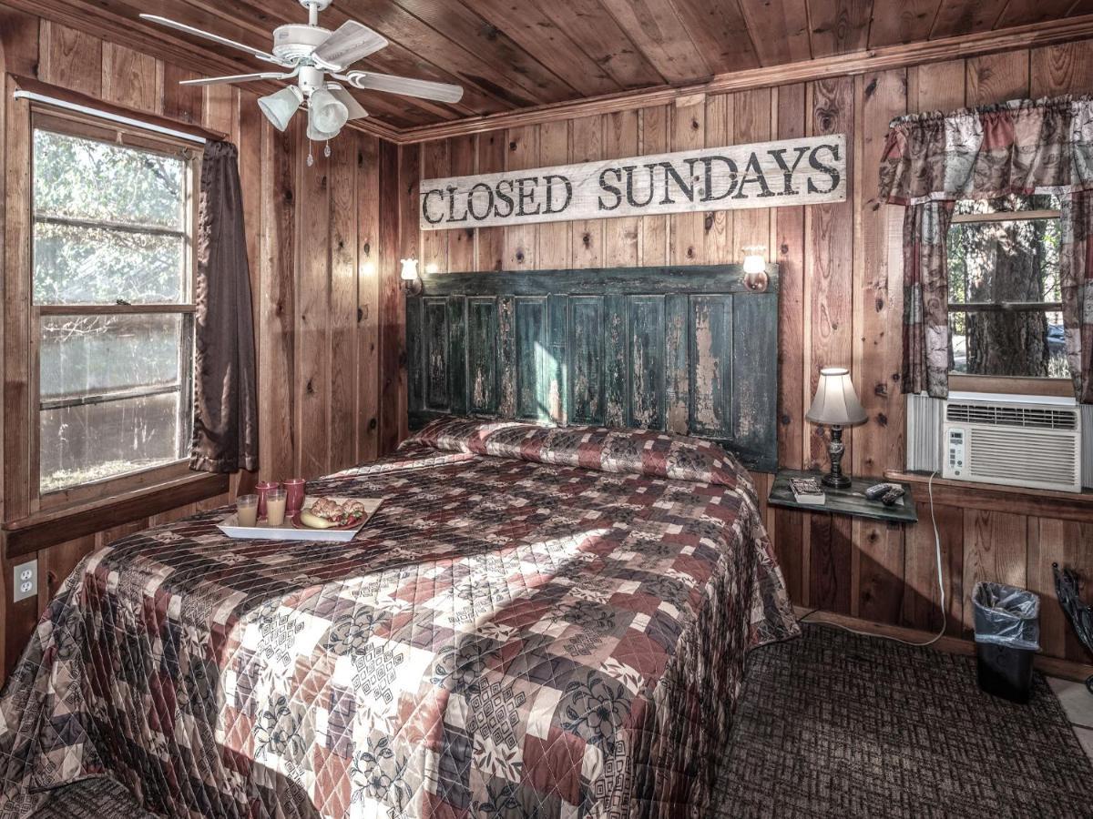 Apache Village 10, King Studio, Midtown, Sleeps 2 Ruidoso Bagian luar foto