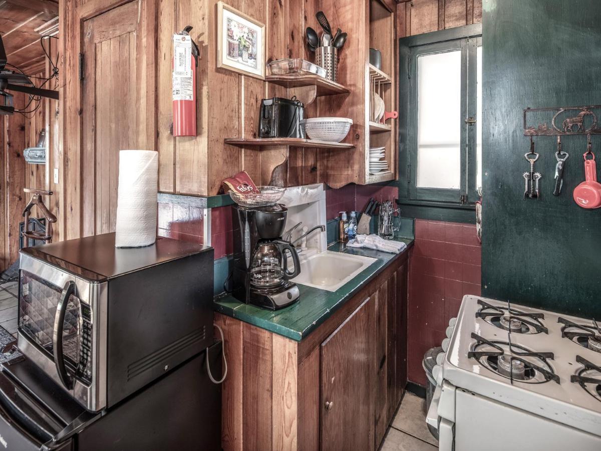 Apache Village 10, King Studio, Midtown, Sleeps 2 Ruidoso Bagian luar foto