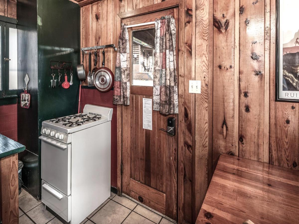 Apache Village 10, King Studio, Midtown, Sleeps 2 Ruidoso Bagian luar foto